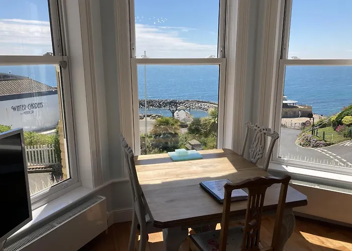 Flat 2, 1 Alexandra Gardens